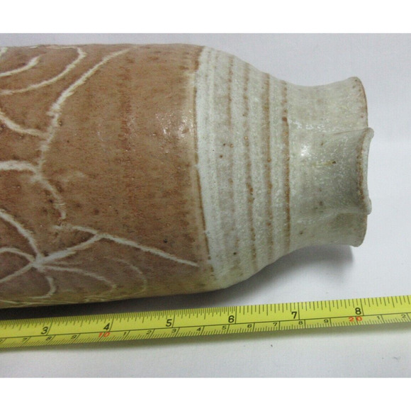 Artisan Pottery Stoneware 3D Pitcher 2 Tone Tan Browns Grapes Marked HB 8"x5" - Picture 8 of 9